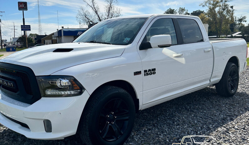 
								2017 Ram 1500 Crew Cab full									