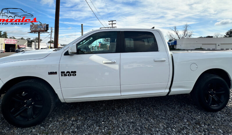 
								2017 Ram 1500 Crew Cab full									